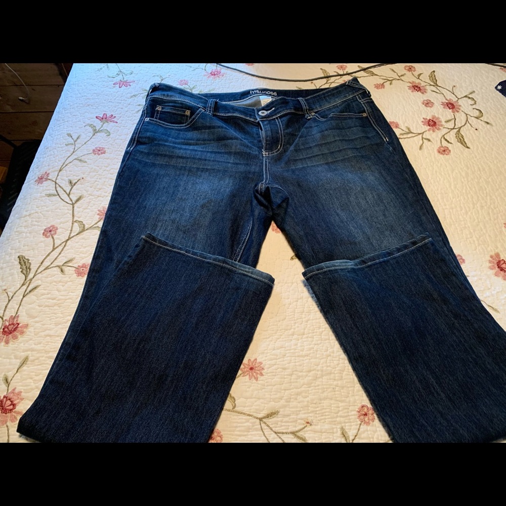 Maurices Straight Leg Jeans size 18.